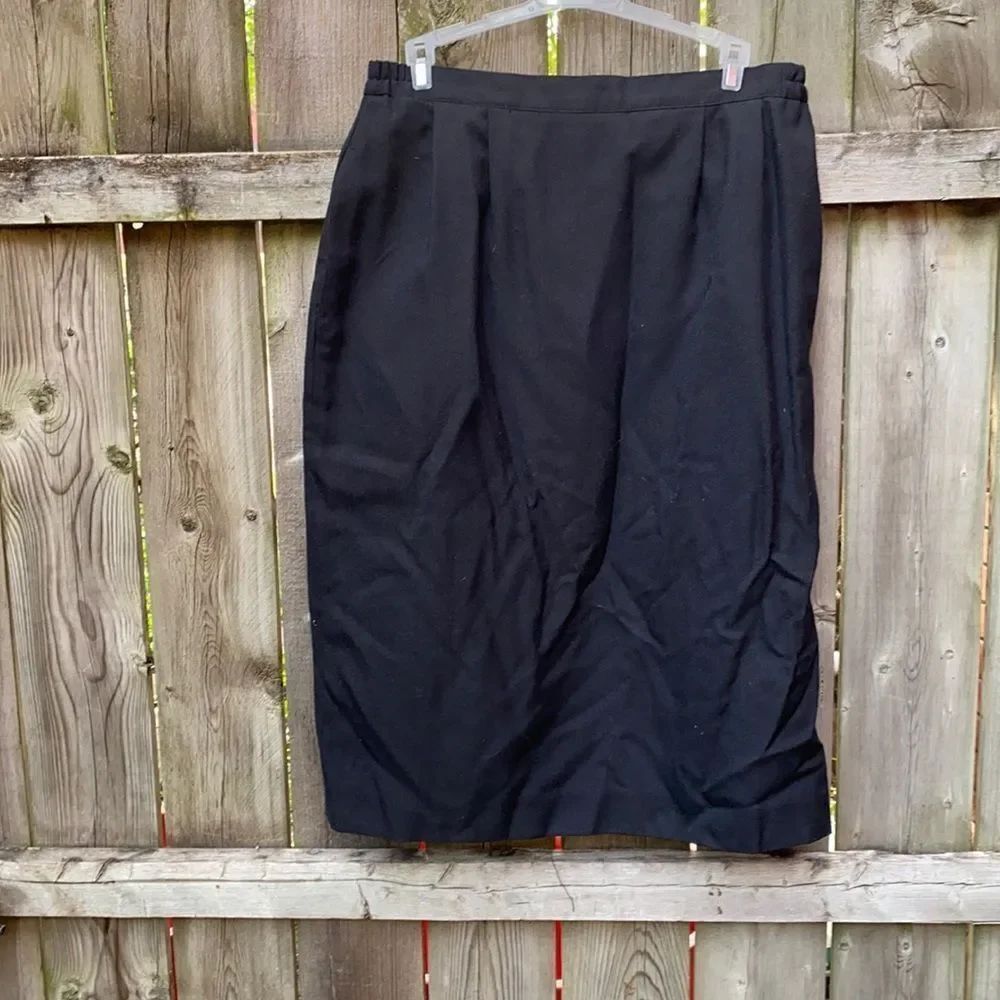 Black Skirt sz. 14